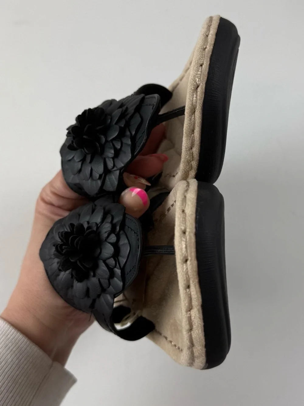 Cliffs by White Mountain Cassia Flower Thong Sandals Womens 6W Black NEW